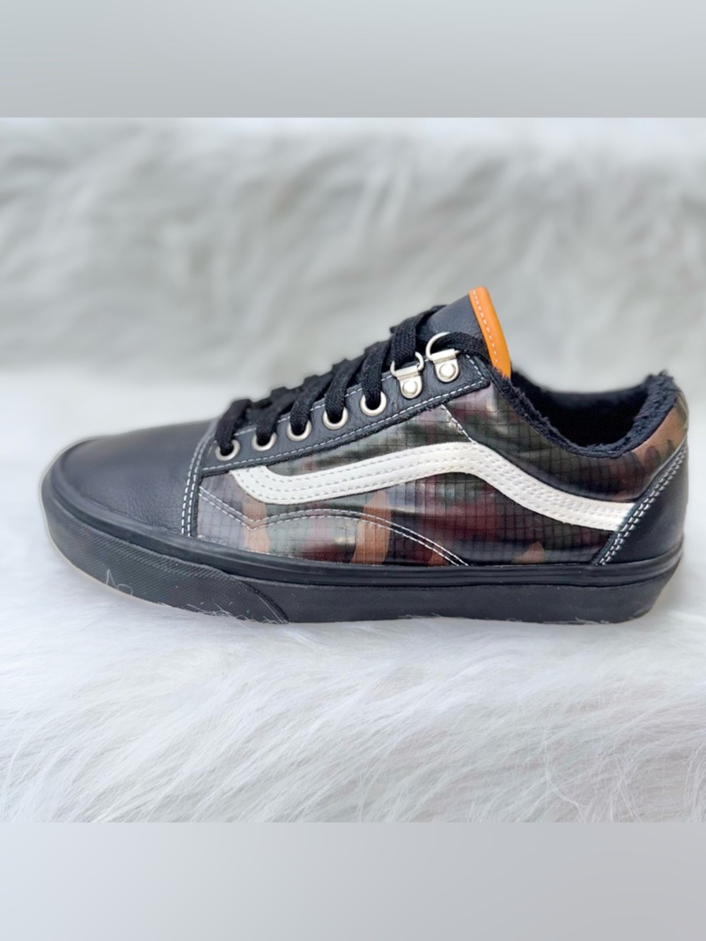 Vans Old Skool MTE Black/Camo All-Weather Sneakers - Men 7/ Wmns 8.5 VN0A348F2TI